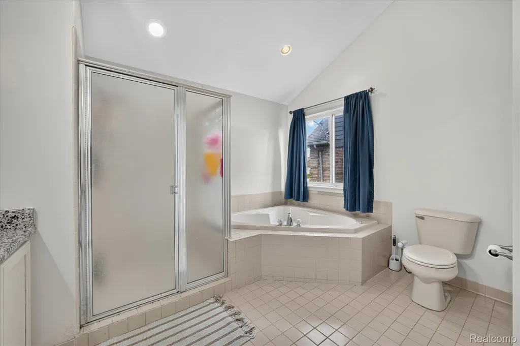 48166 Ellington Drive Macomb Township MI 48044