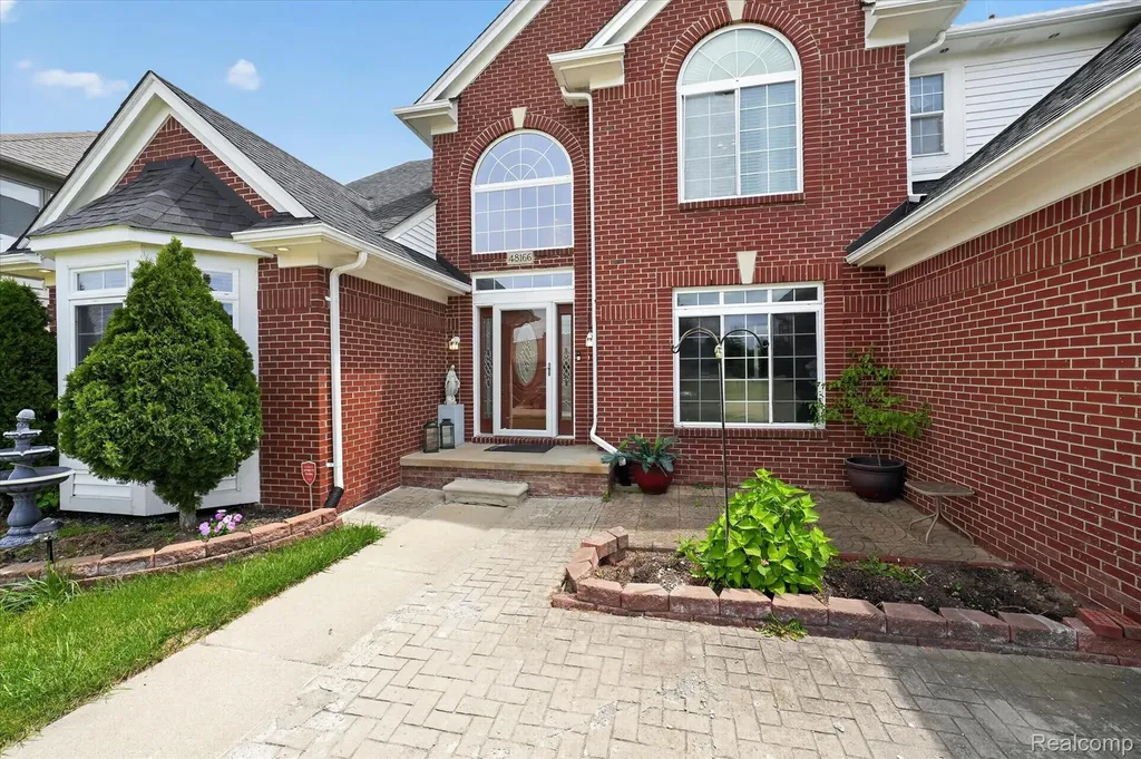 48166 Ellington Drive Macomb Township MI 48044