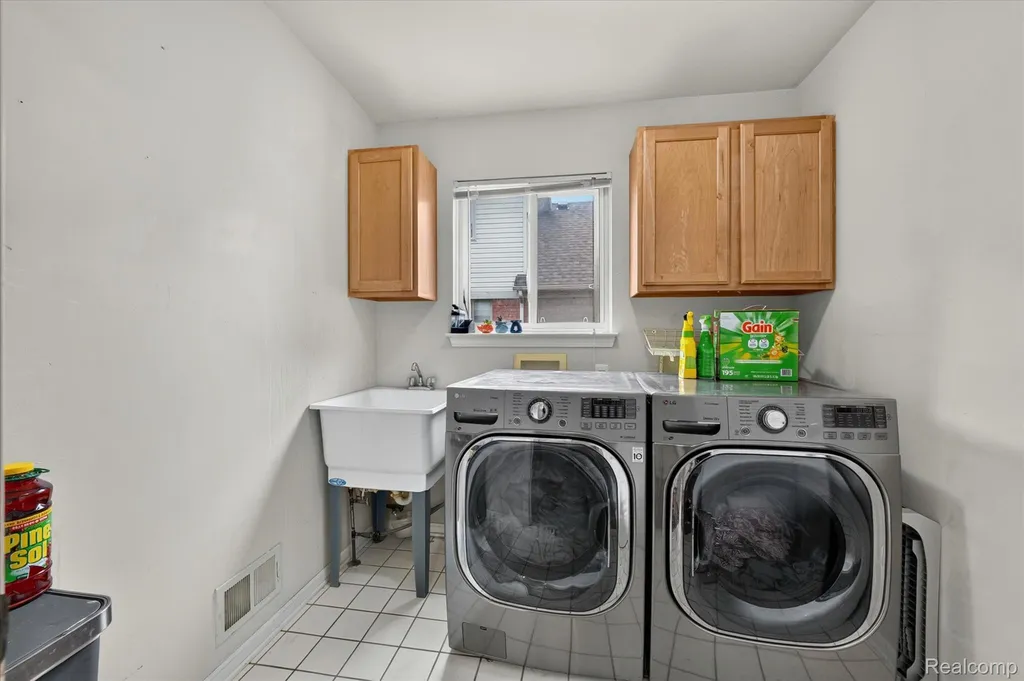 48166 Ellington Drive Macomb Township MI 48044