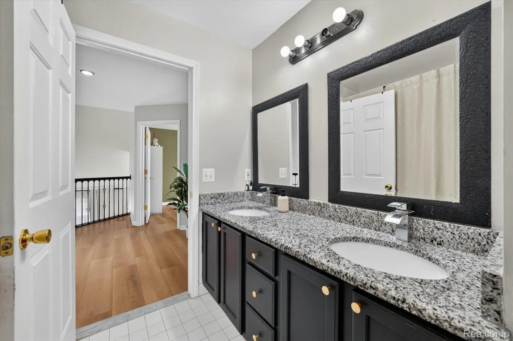 48166 Ellington Drive Macomb Township MI 48044