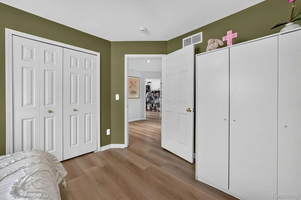 48166 Ellington Drive Macomb Township MI 48044