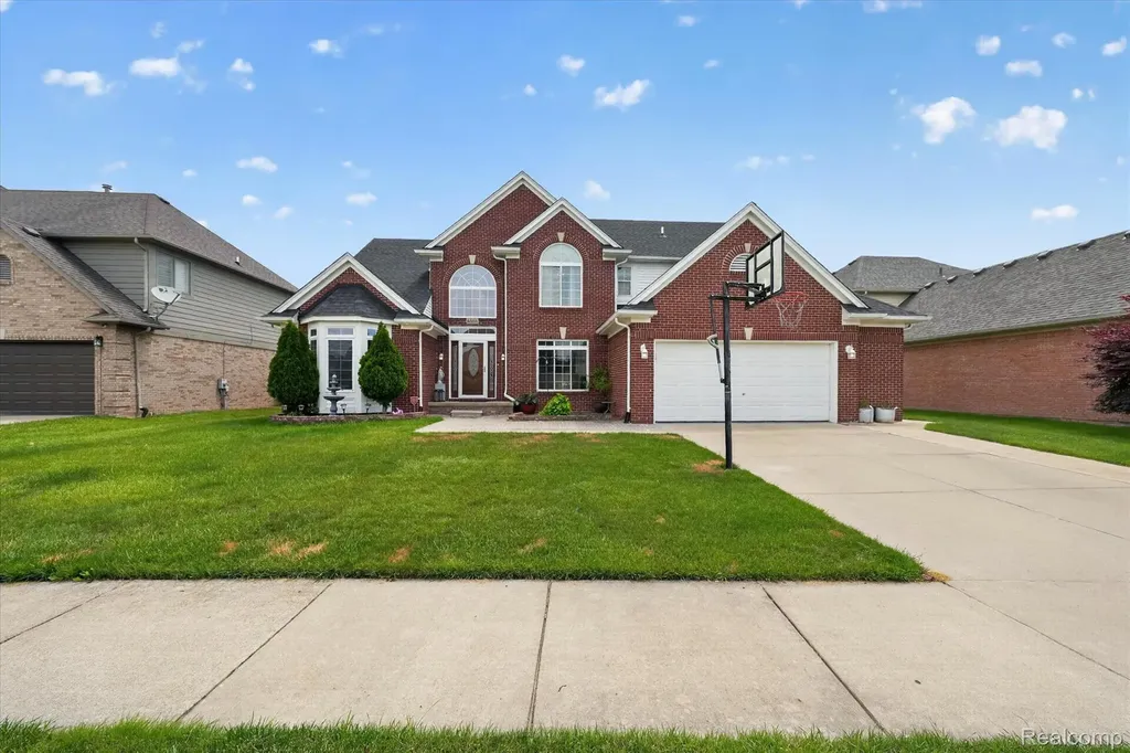 48166 Ellington Drive Macomb Township MI 48044