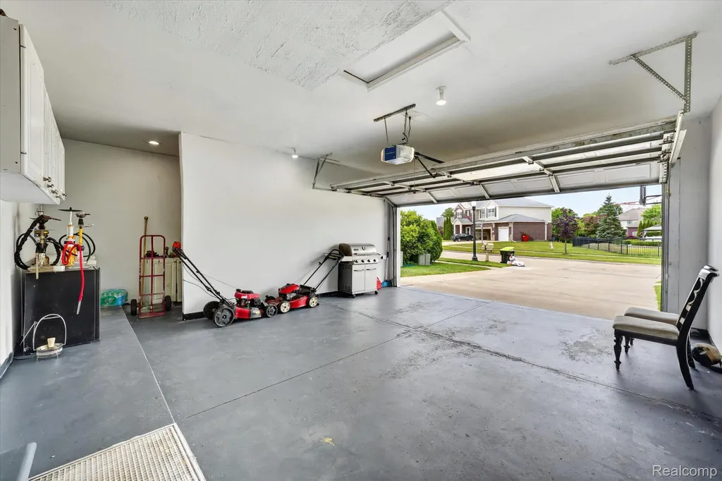 48166 Ellington Drive Macomb Township MI 48044
