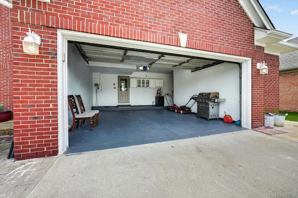 48166 Ellington Drive Macomb Township MI 48044