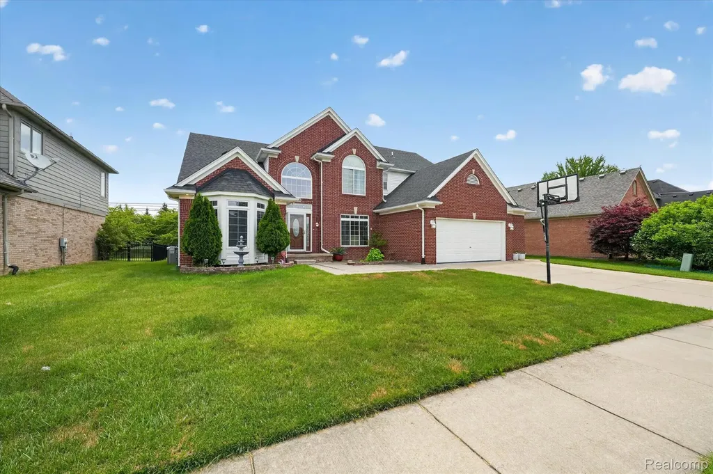 48166 Ellington Drive Macomb Township MI 48044