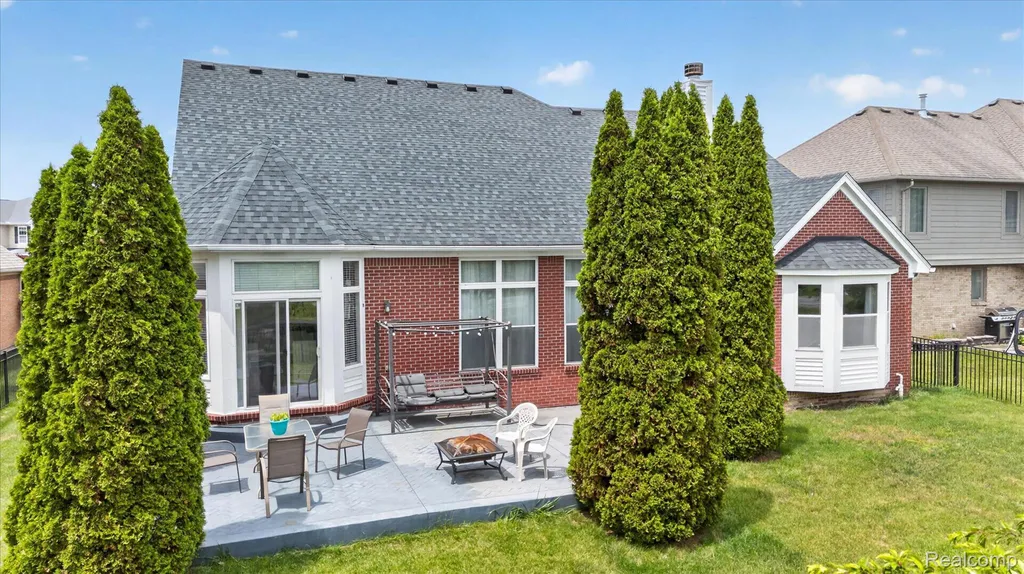 48166 Ellington Drive Macomb Township MI 48044