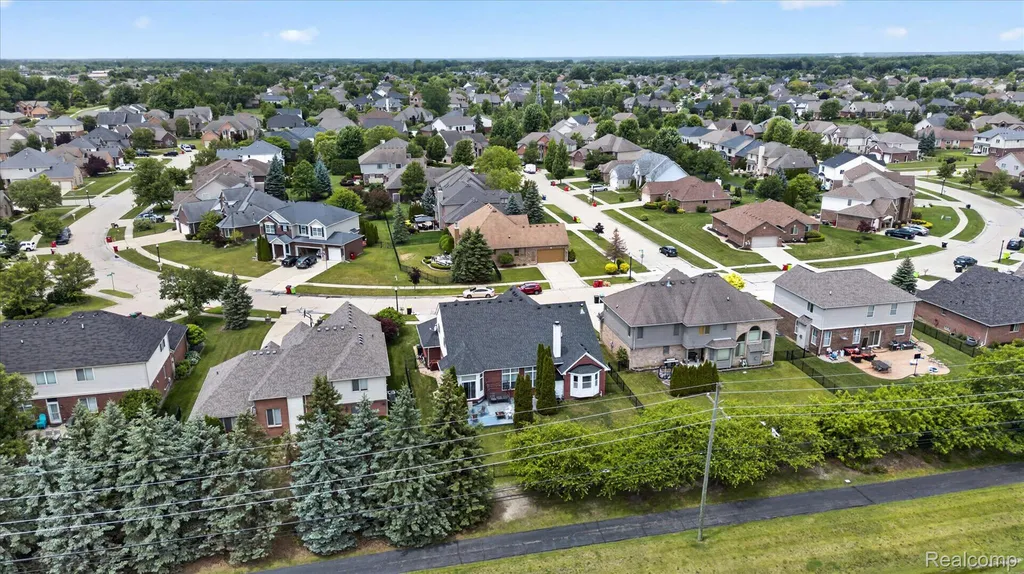 48166 Ellington Drive Macomb Township MI 48044