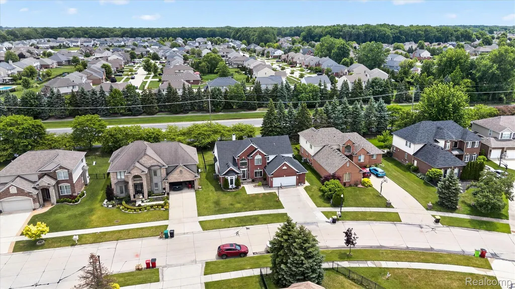 48166 Ellington Drive Macomb Township MI 48044