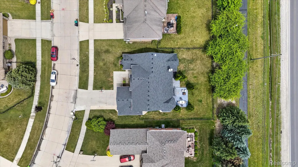 48166 Ellington Drive Macomb Township MI 48044