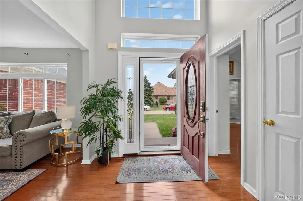 48166 Ellington Drive Macomb Township MI 48044