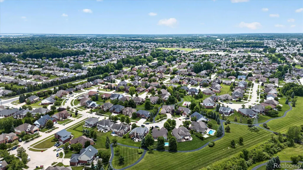 48166 Ellington Drive Macomb Township MI 48044