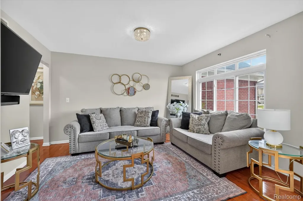 48166 Ellington Drive Macomb Township MI 48044