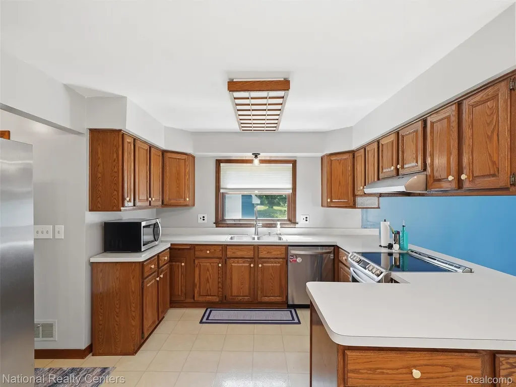 40368 Village Wood Road Novi City MI 48375