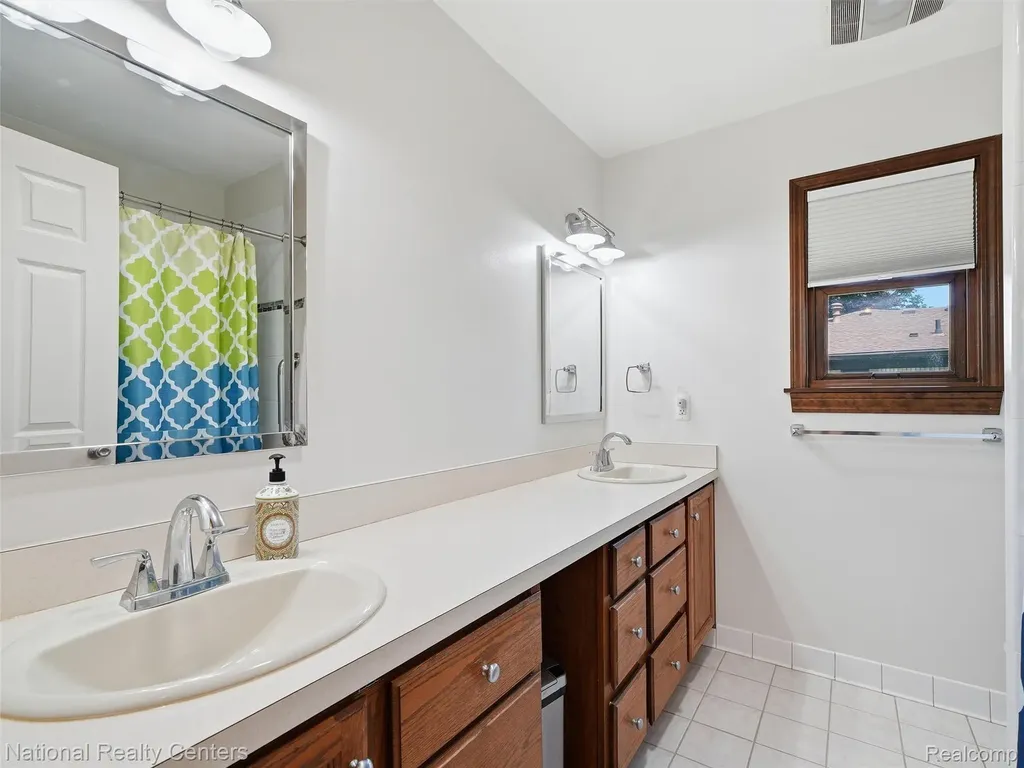 40368 Village Wood Road Novi City MI 48375