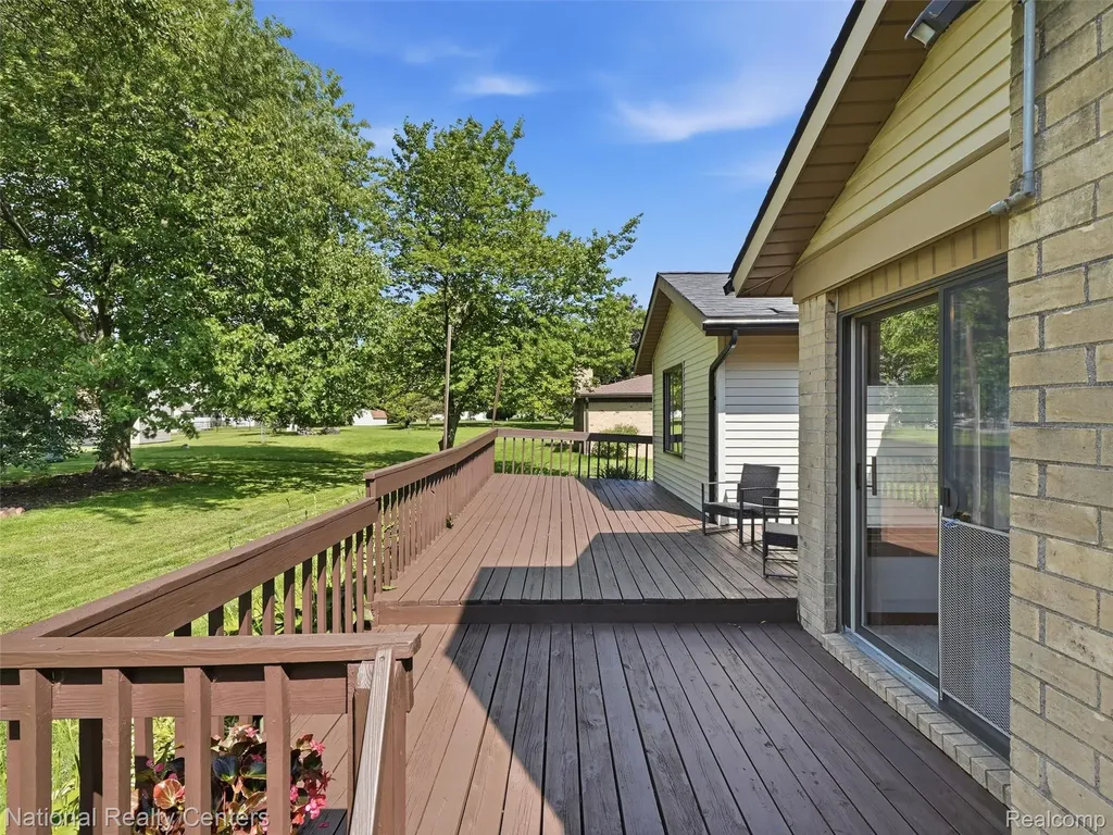 40368 Village Wood Road Novi City MI 48375