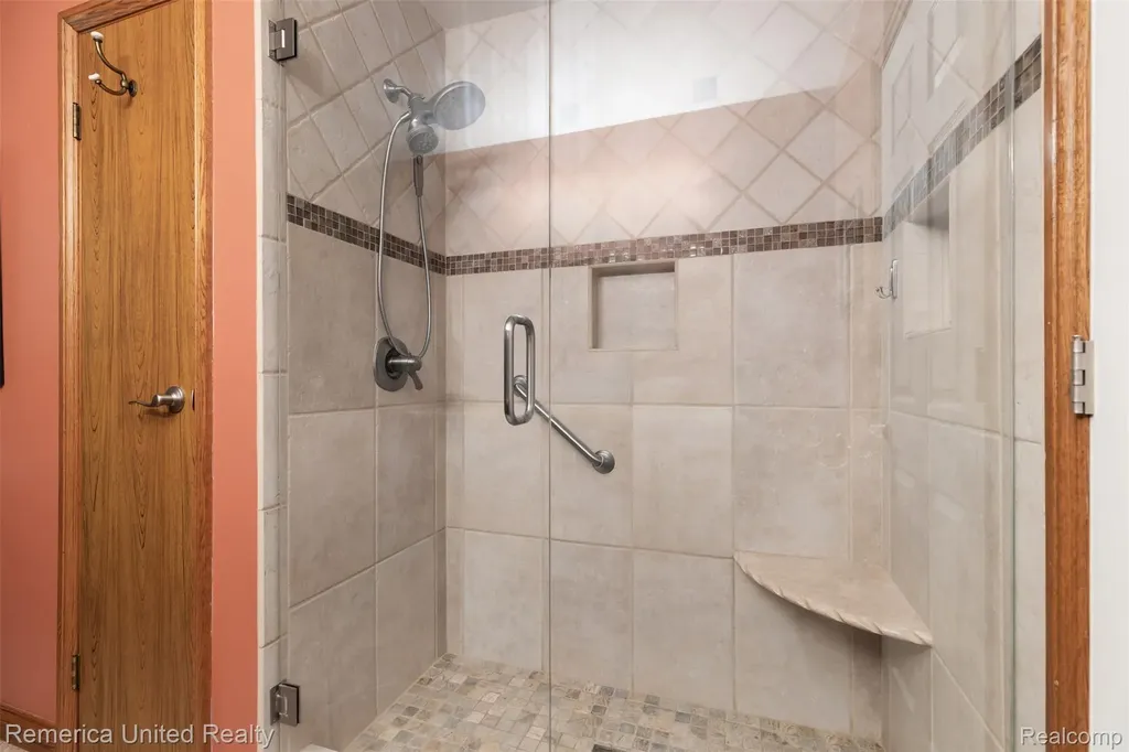 8763 Bishop Road Green Oak Township MI 48116