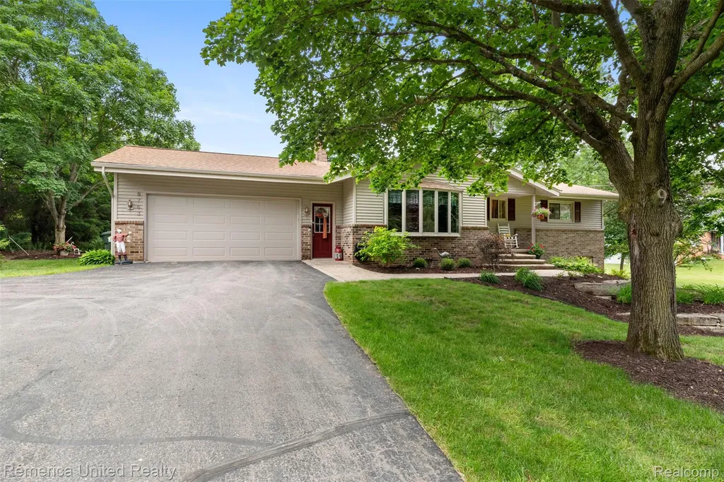 8763 Bishop Road Green Oak Township MI 48116
