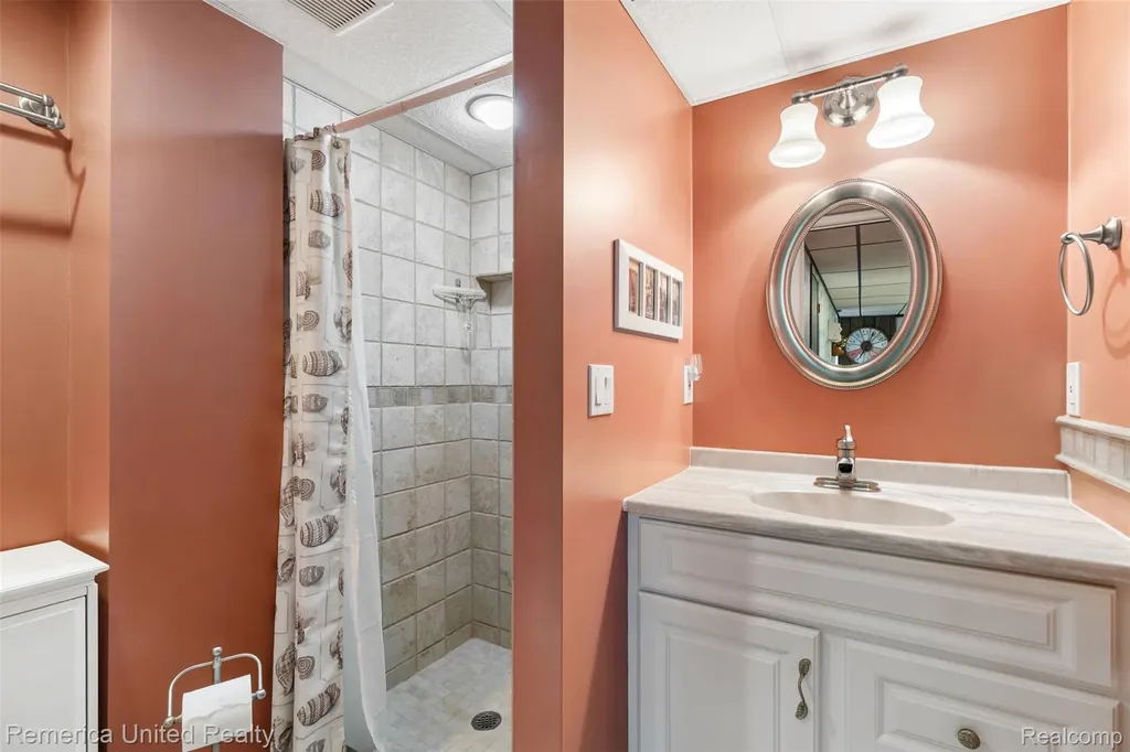 8763 Bishop Road Green Oak Township MI 48116