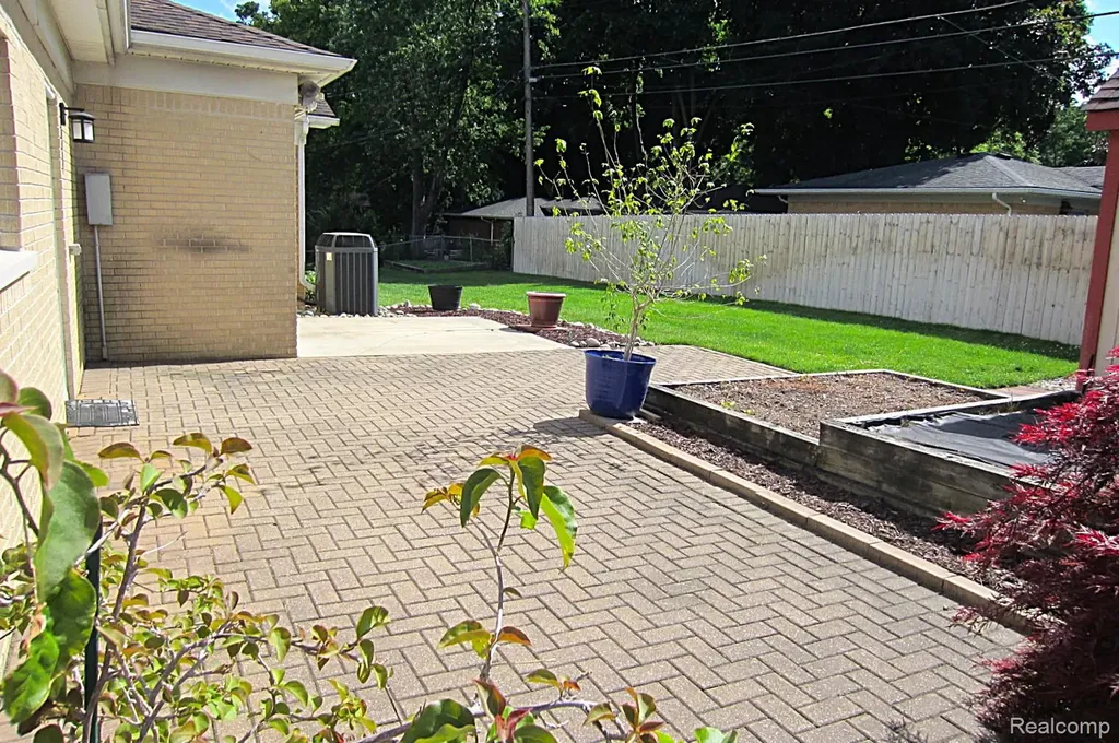 52477 Pappy Lane Shelby Charter Township MI 48316