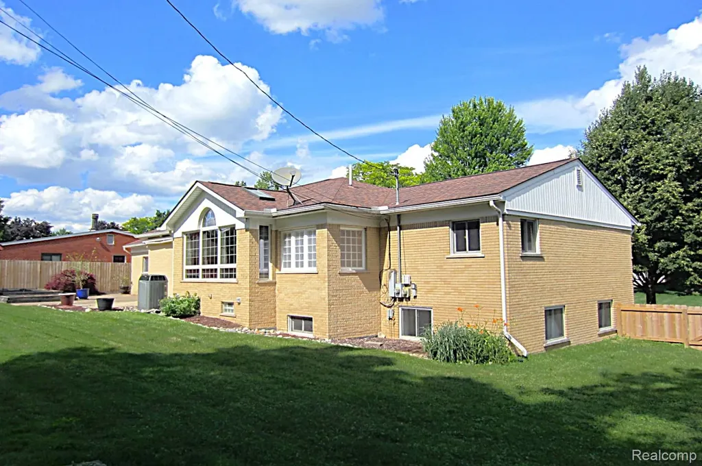 52477 Pappy Lane Shelby Charter Township MI 48316