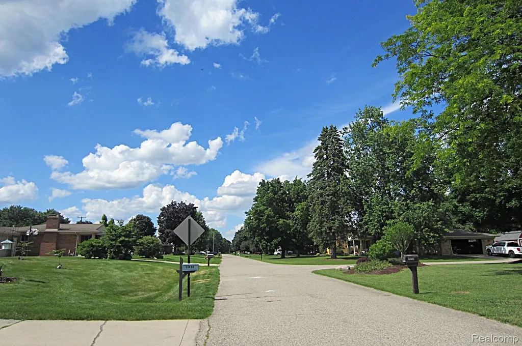 52477 Pappy Lane Shelby Charter Township MI 48316