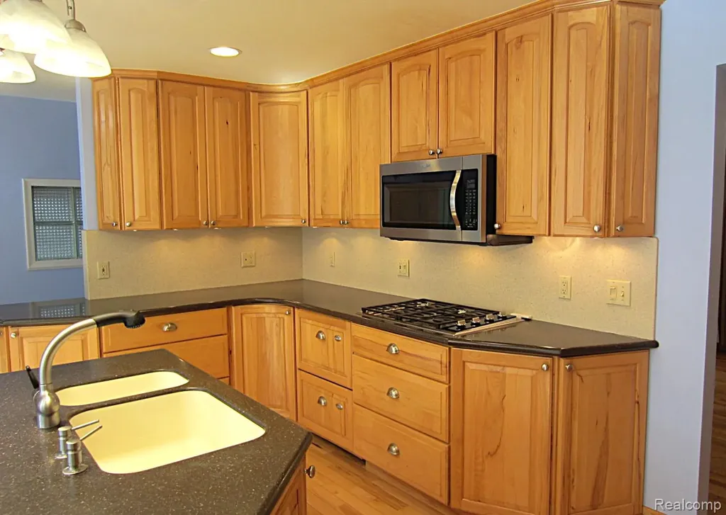 52477 Pappy Lane Shelby Charter Township MI 48316