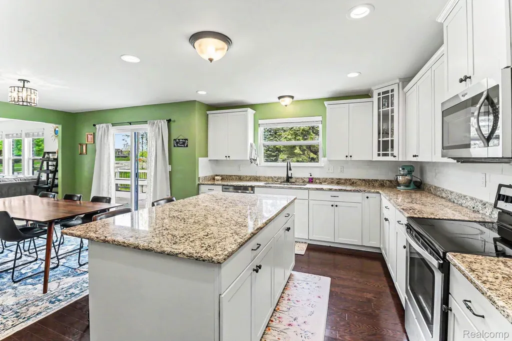 7558 Abigail Drive Superior Charter Township MI 48198