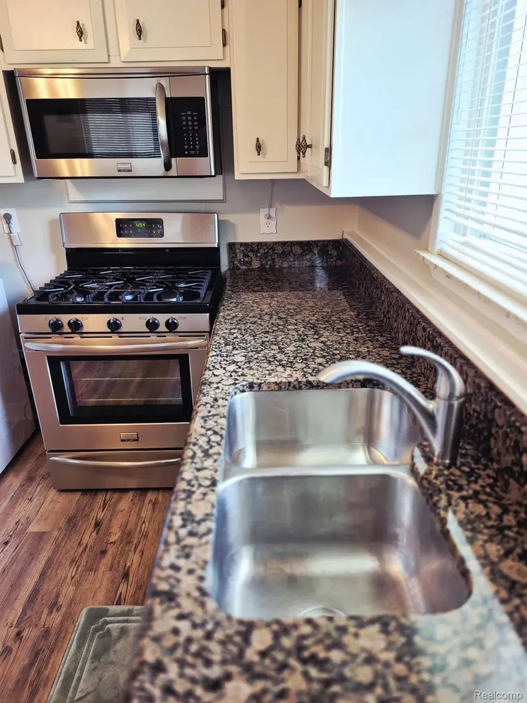 4663 Ziegler Street Dearborn Heights City MI 48125