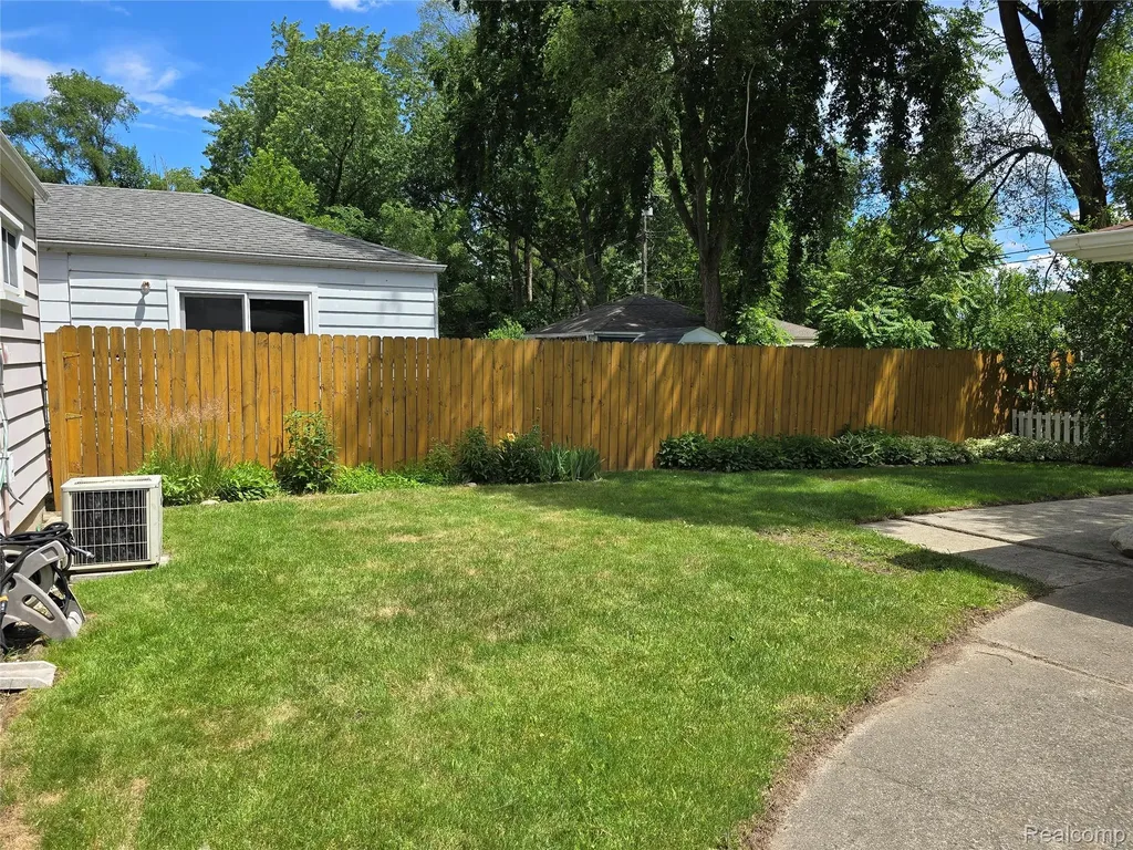 4663 Ziegler Street Dearborn Heights City MI 48125