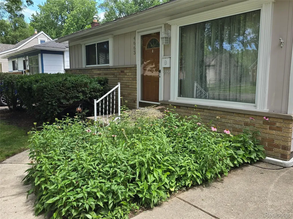 4663 Ziegler Street Dearborn Heights City MI 48125