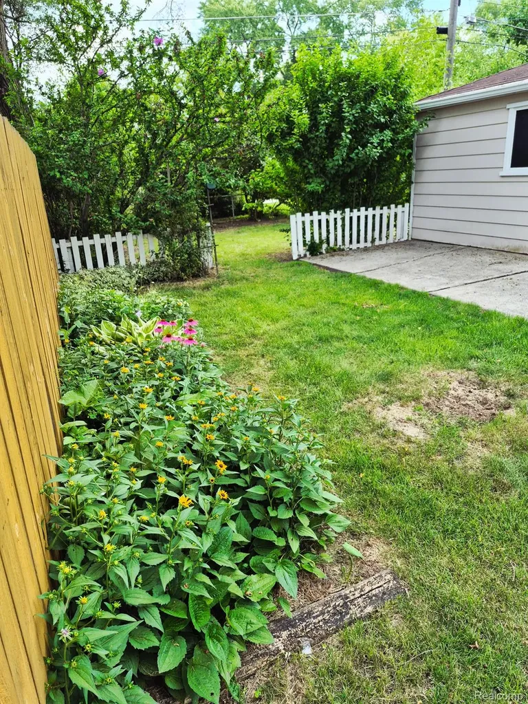4663 Ziegler Street Dearborn Heights City MI 48125