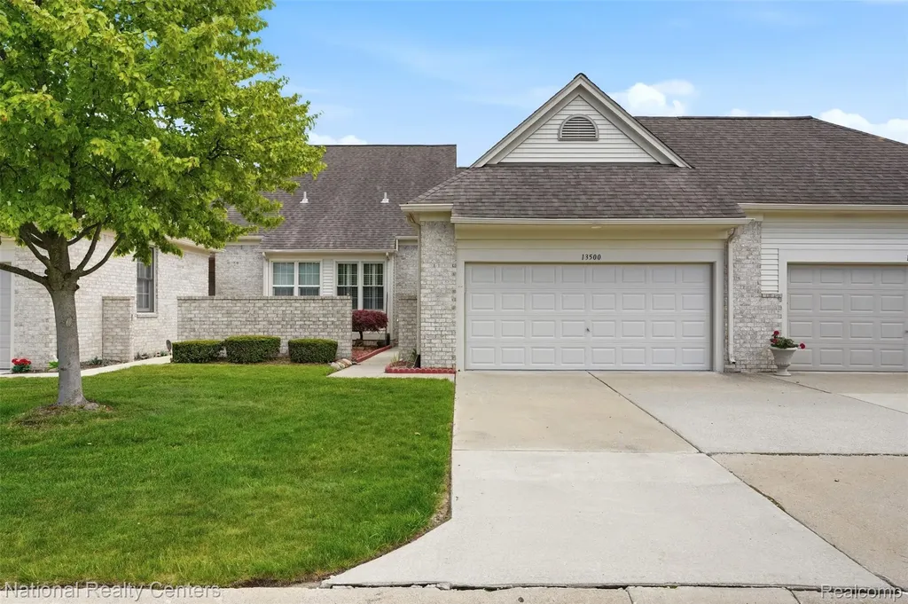 13500 Wyndemere Circle Sterling Heights City MI 48313