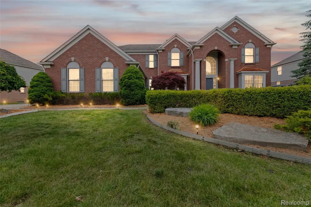 1885 Wyngate Drive Troy City MI 48098