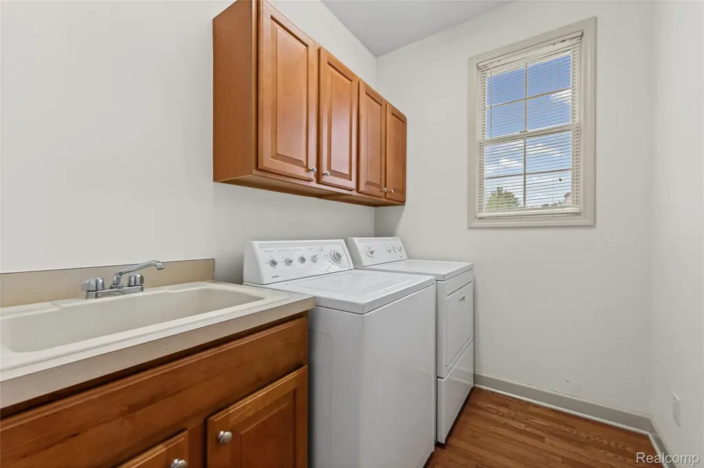 1885 Wyngate Drive Troy City MI 48098