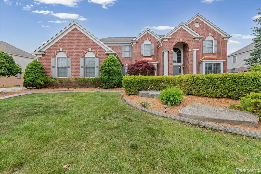 1885 Wyngate Drive Troy City MI 48098