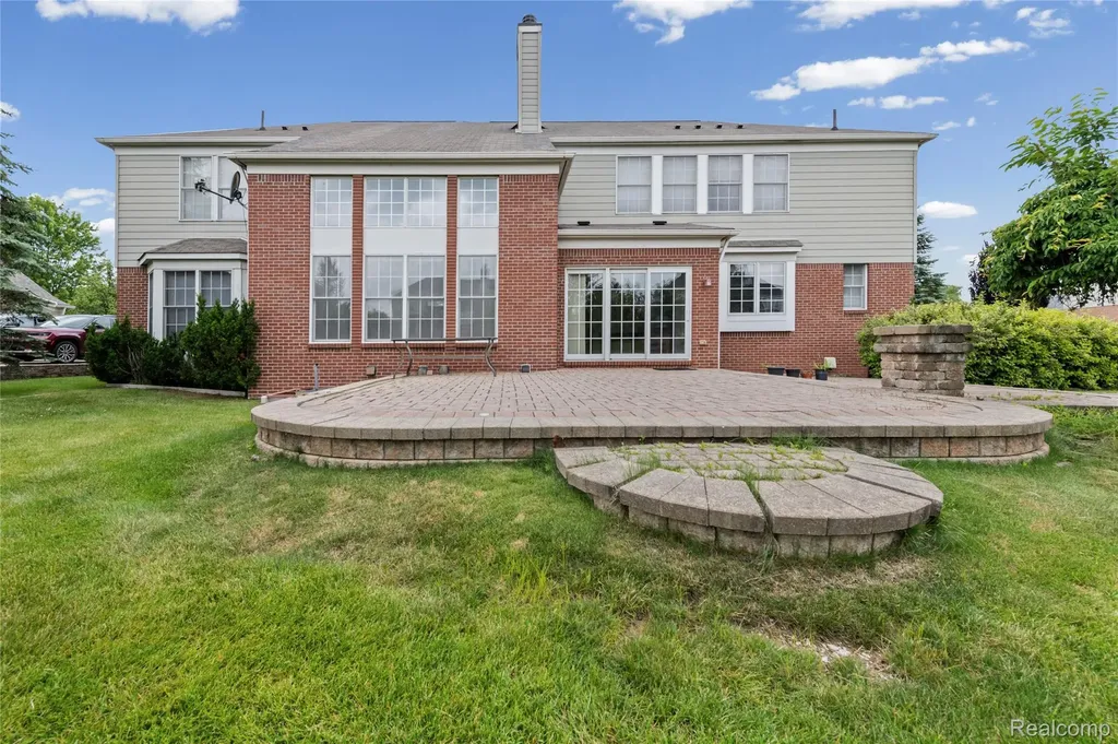 1885 Wyngate Drive Troy City MI 48098