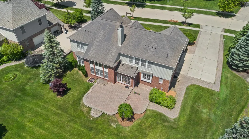 1885 Wyngate Drive Troy City MI 48098