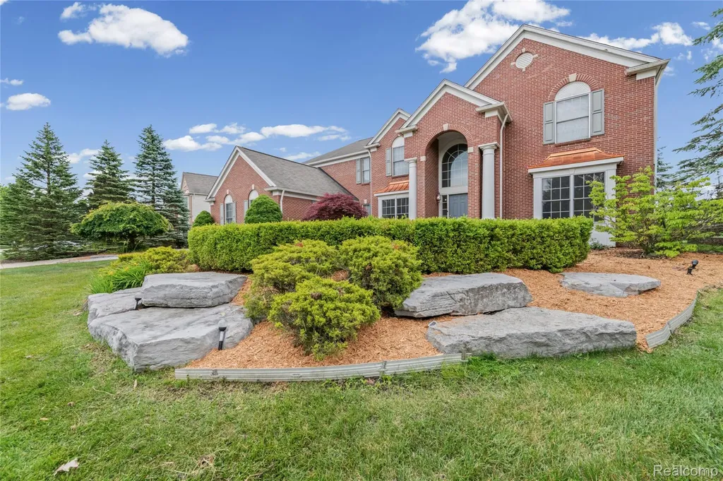 1885 Wyngate Drive Troy City MI 48098