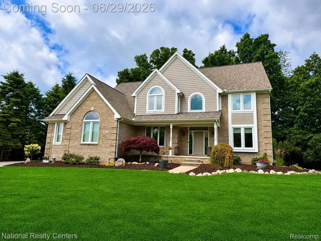 4577 Darlene Drive Commerce Charter Township MI 48382