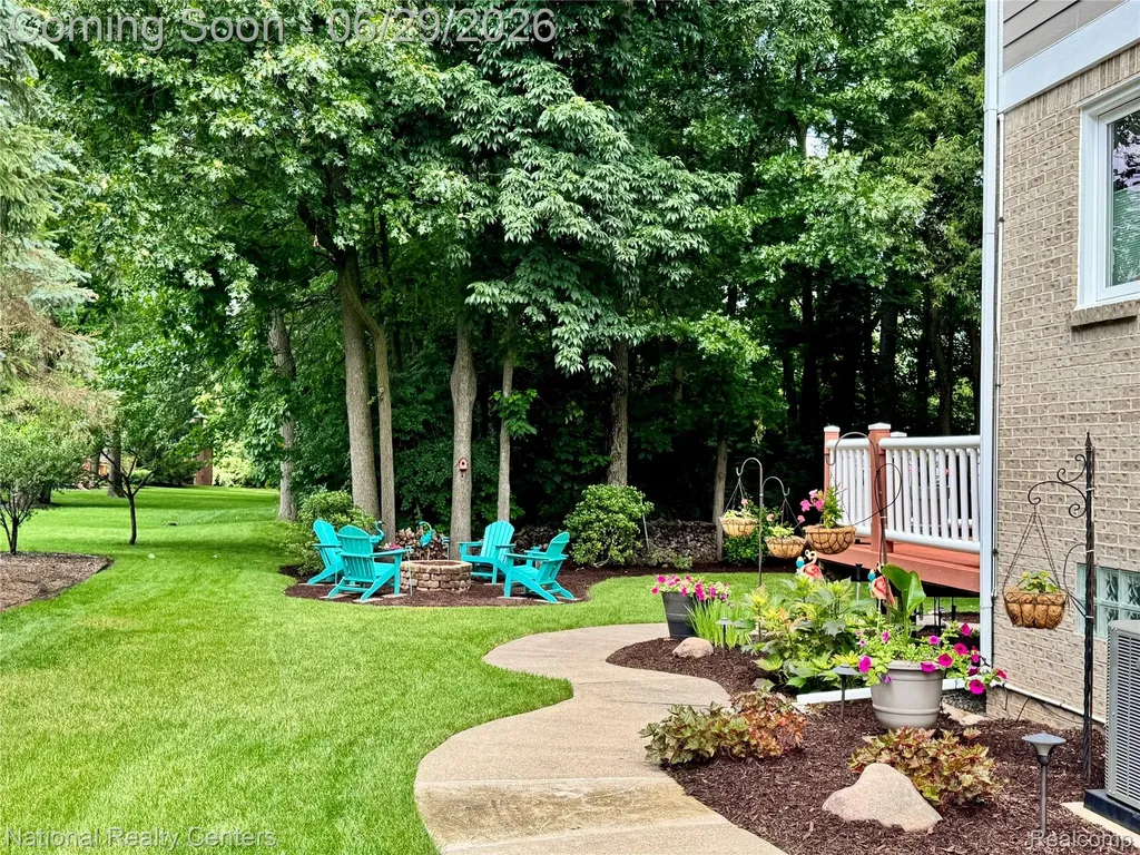4577 Darlene Drive Commerce Charter Township MI 48382