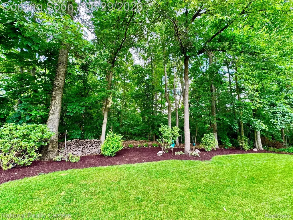 4577 Darlene Drive Commerce Charter Township MI 48382