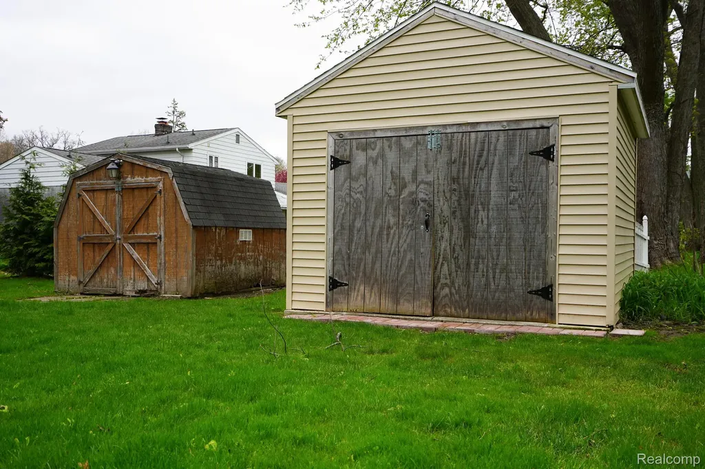 4156 Mccandlish Road Grand Blanc Charter Township MI 48439