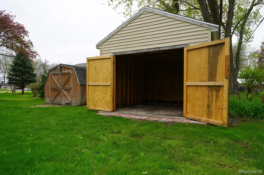 4156 Mccandlish Road Grand Blanc Charter Township MI 48439