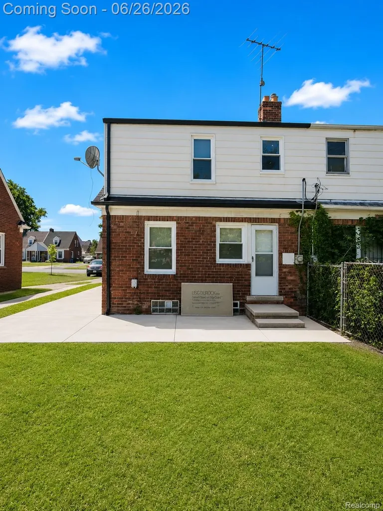 20024 Meyers Road Detroit City MI 48235
