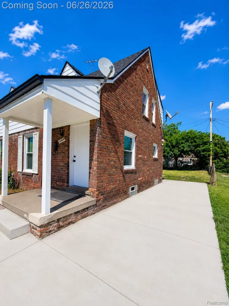 20024 Meyers Road Detroit City MI 48235