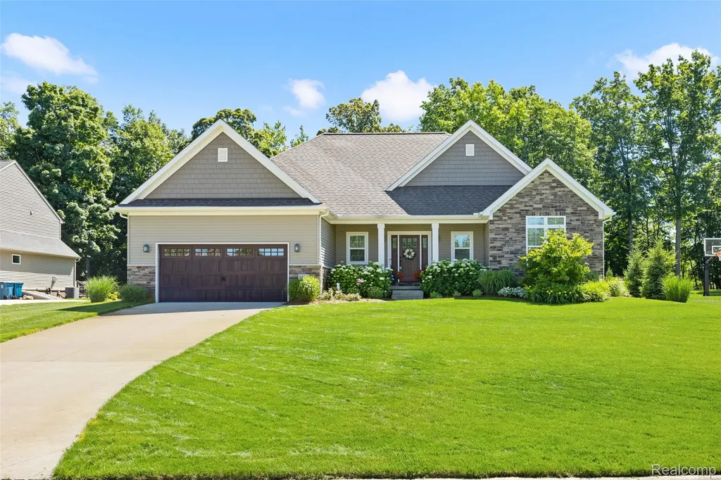12423 Sugar Maple Drive Fenton Charter Township MI 48430