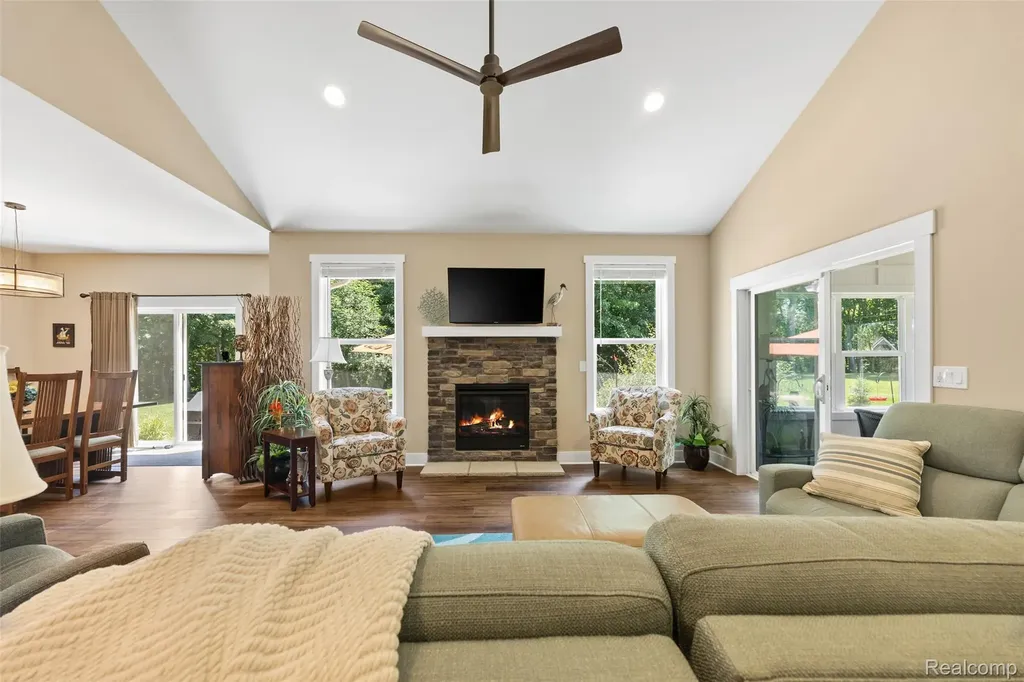 12423 Sugar Maple Drive Fenton Charter Township MI 48430