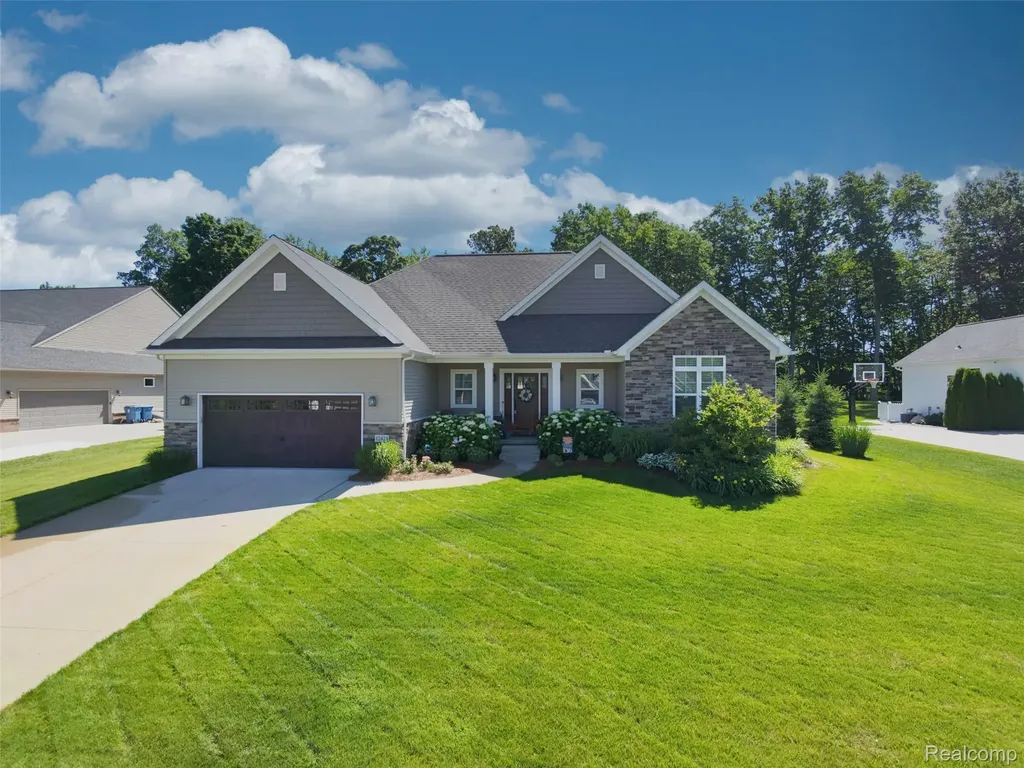 12423 Sugar Maple Drive Fenton Charter Township MI 48430