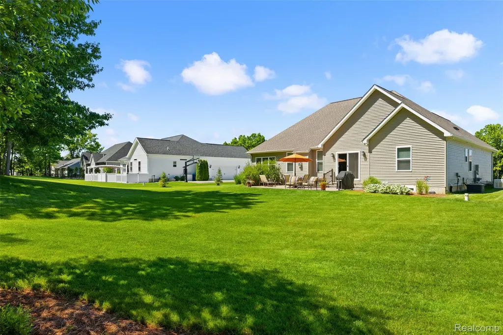 12423 Sugar Maple Drive Fenton Charter Township MI 48430