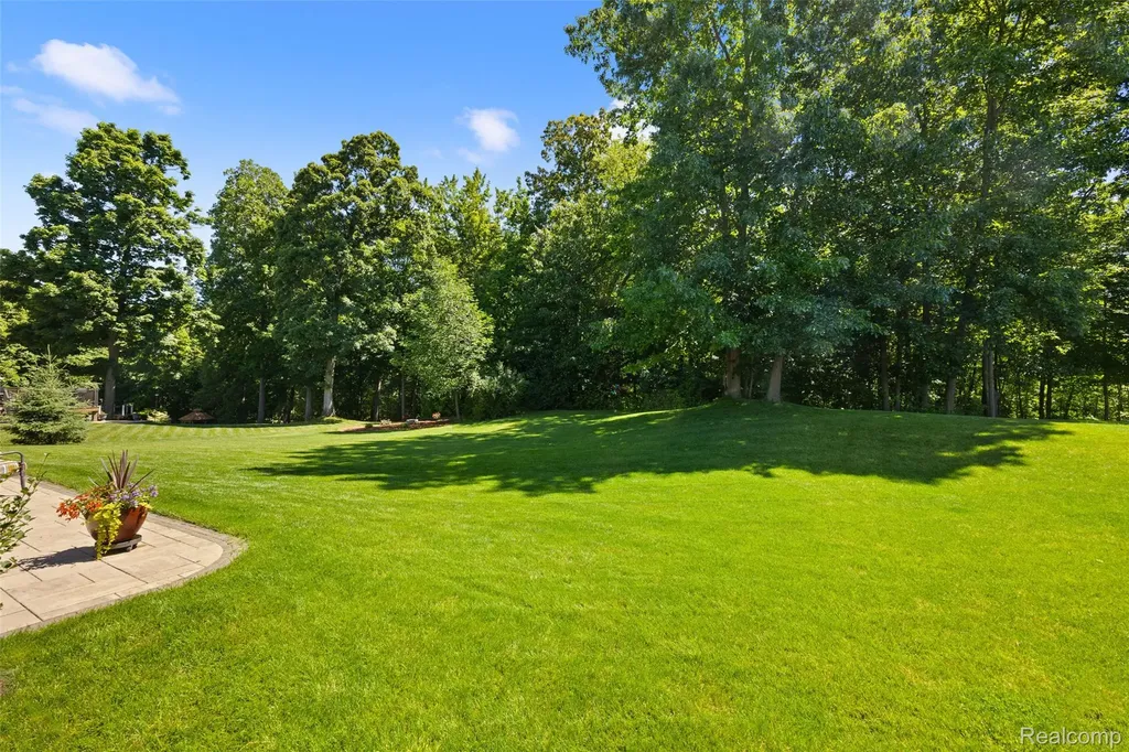12423 Sugar Maple Drive Fenton Charter Township MI 48430